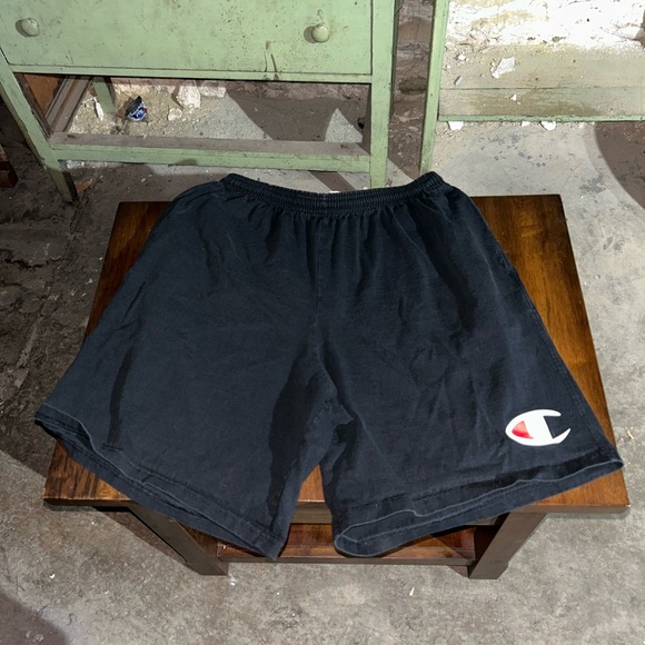 Champions L Black Men’s Shorts - Picture 1 of 2